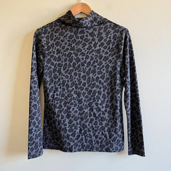 Ann Taylor Animal Print Long Sleeve Size S Knit Top Turtleneck‎ - Picture 1 of 4